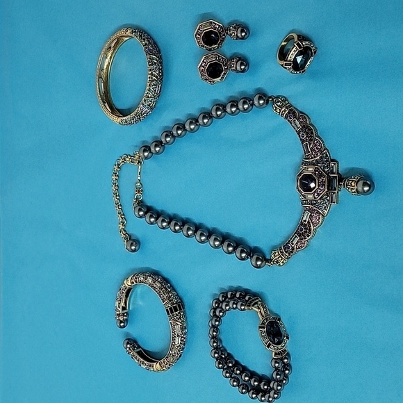 Heidi Daus Jewelry - 7 PIECE Heidi Daus Lavish Layers Crystal Accented Necklace Bracelet Ring Earring